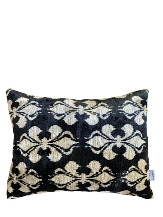 Les Ottomans: Silk velvet cushion - Black - ecraft_0 | Luisa Via Roma