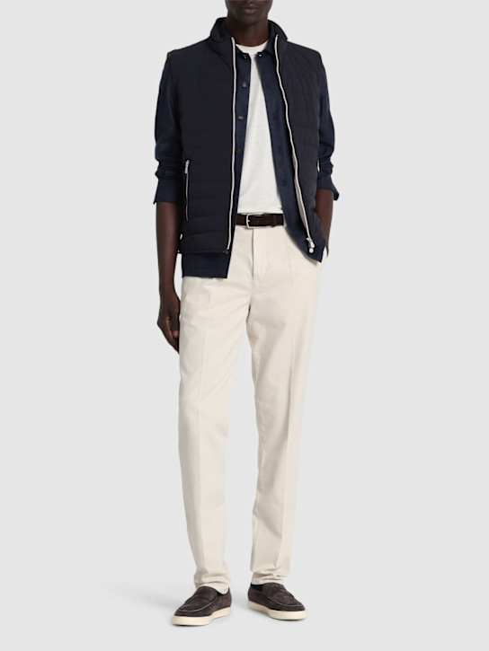 Brunello Cucinelli: Hose aus Baumwollgabardine - Calcare - men_1 | Luisa Via Roma