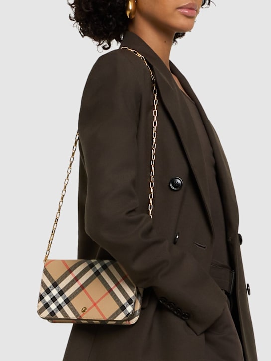 Burberry: Portafoglio con catena - women_1 | Luisa Via Roma