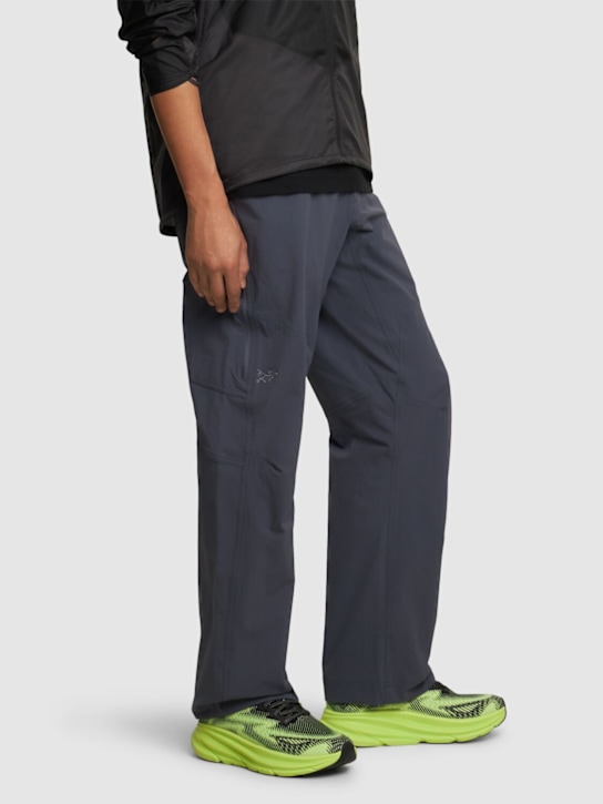 Hoka: Clifton 9 GTX TS sneakers - men_1 | Luisa Via Roma