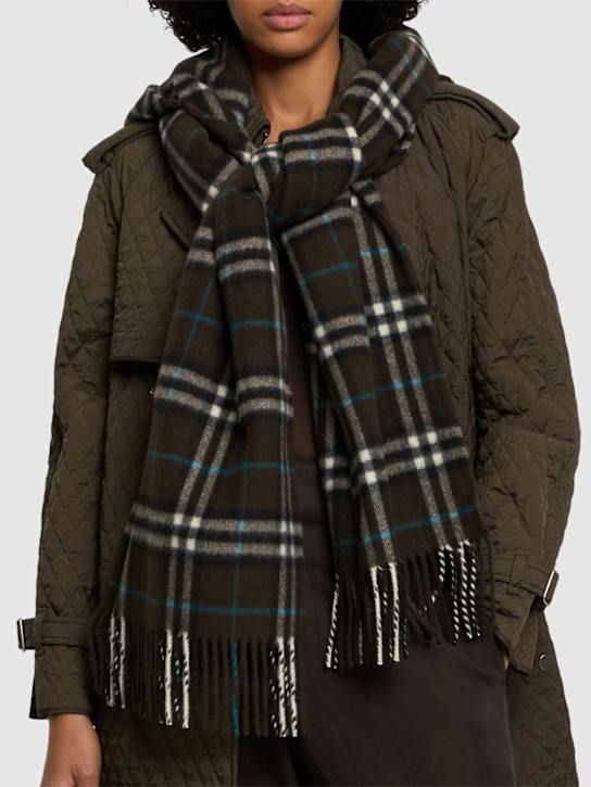 Burberry: Sciarpa in cashmere Giant Check - women_1 | Luisa Via Roma