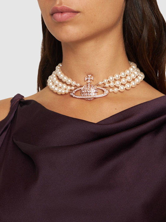 Vivienne Westwood: Three-row faux pearl bas relief choker - women_1 | Luisa Via Roma