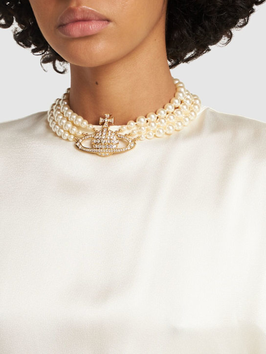 Vivienne Westwood: Three-row faux pearl bas relief choker - women_1 | Luisa Via Roma