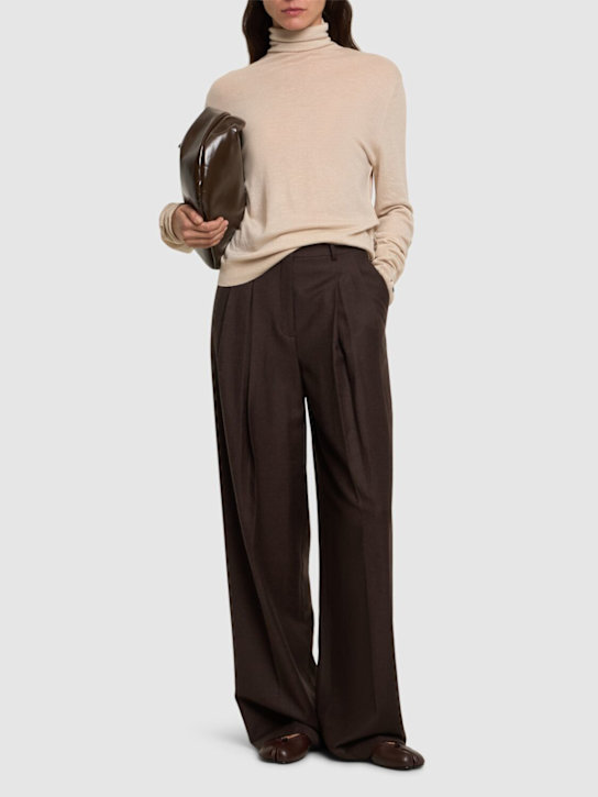 Extreme Cashmere: Thunder デリケートカシミアセーター - women_1 | Luisa Via Roma