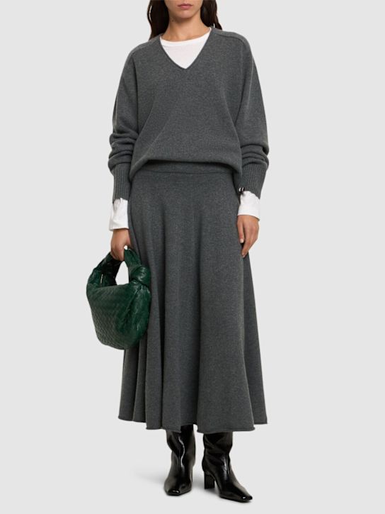 Extreme Cashmere: Patti cashmere blend v neck sweater - women_1 | Luisa Via Roma