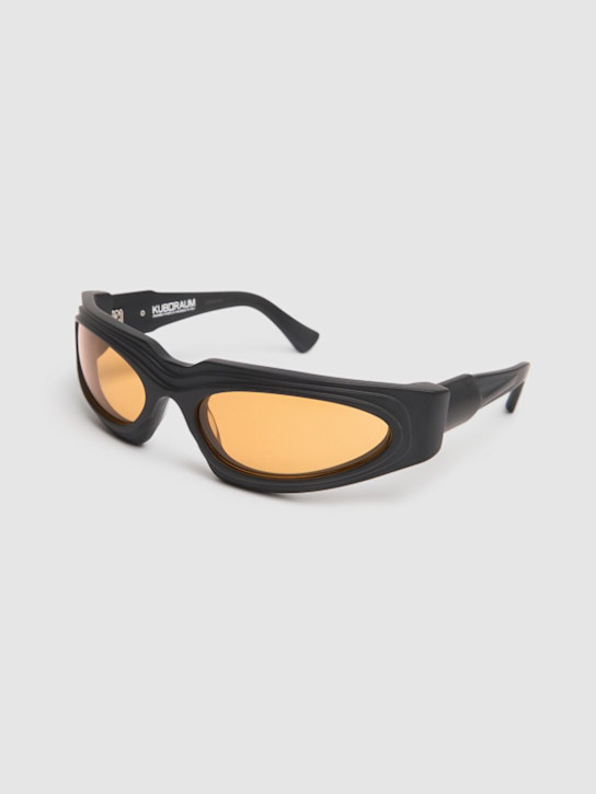 Kuboraum Berlin: E21 cat eye acetate sunglasses - Black - men_1 | Luisa Via Roma