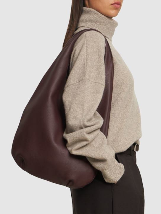 A.P.C.: Le Neige grain leather tote bag - women_1 | Luisa Via Roma