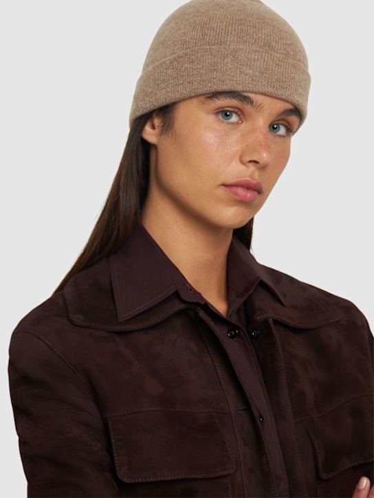 Max Mara: Helmut cashmere beanie - women_1 | Luisa Via Roma