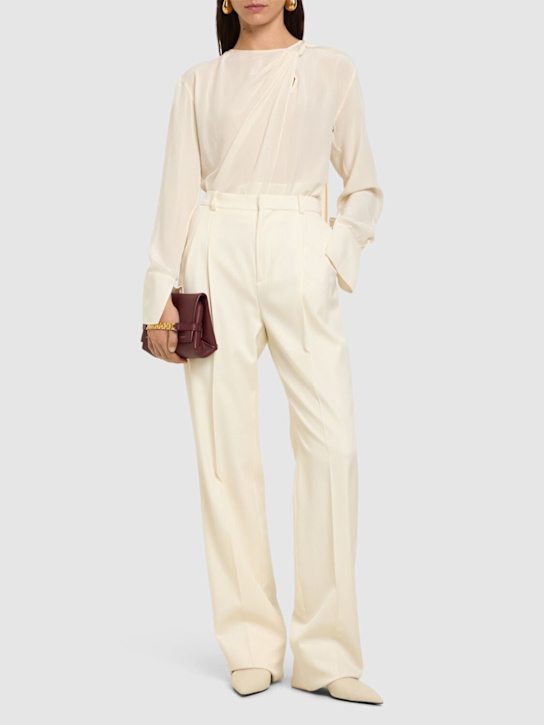 Crepe de chine top w/ twist scarf - Thumbnail 2