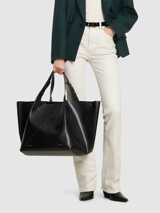 Victoria Beckham: The W11 Jumpo シャイニーレザーバッグ - women_1 | Luisa Via Roma