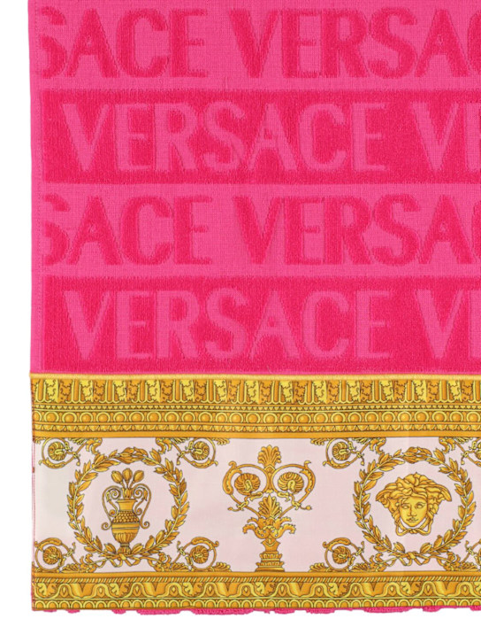 Versace: I Heart Baroque 5-piece towel set - Fuchsia - ecraft_1 | Luisa Via Roma