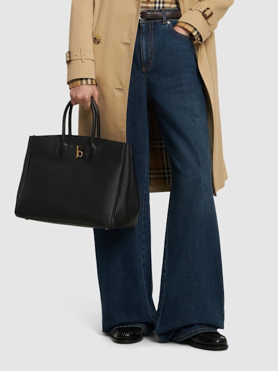 Burberry: Borsa media Rocking Horse in pelle martellata - women_1 | Luisa Via Roma