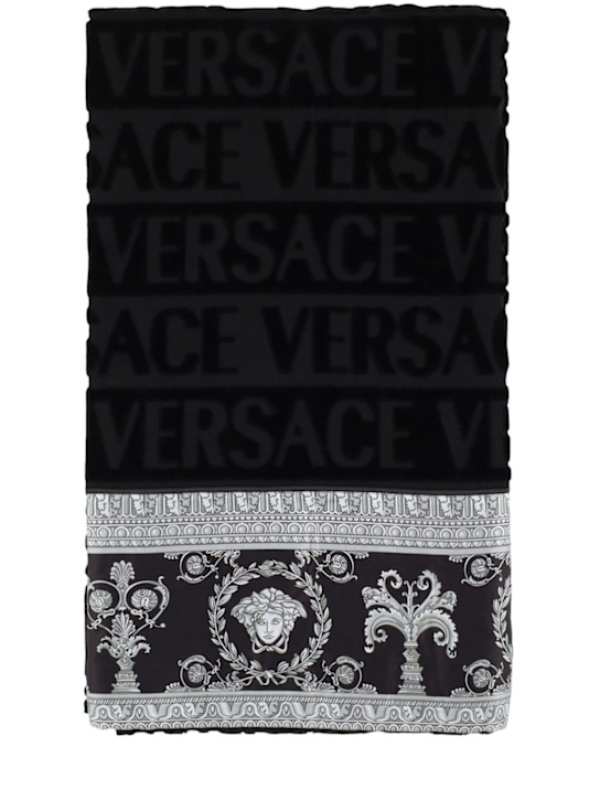 Versace: I Heart Baroque bath towel - ecraft_0 | Luisa Via Roma