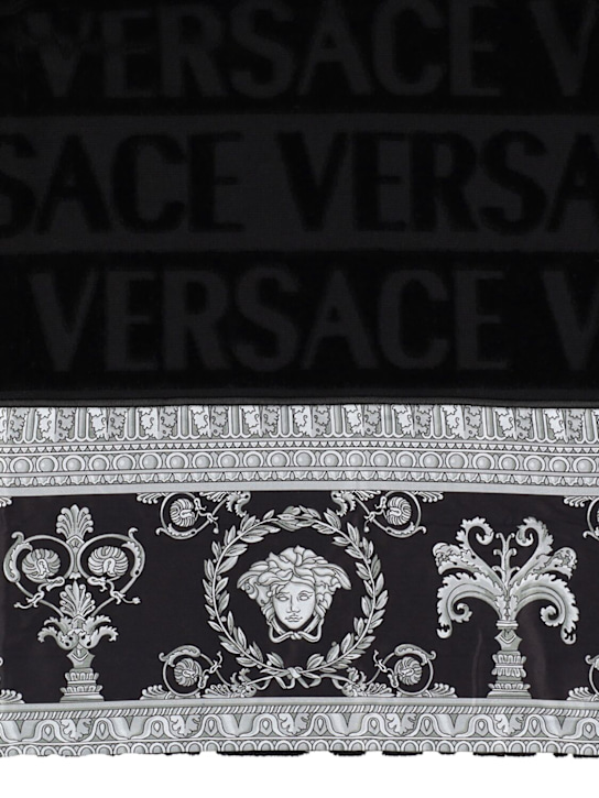 Versace: I Heart Baroque bath towel - ecraft_1 | Luisa Via Roma