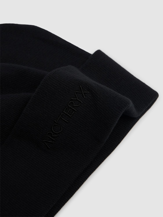 Arc'teryx: Logo embroidered knit beanie - men_1 | Luisa Via Roma