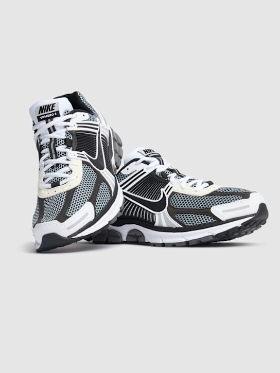 Nike: Sneakers Zoom Vomero 5 - Grigio/Nero - men_1 | Luisa Via Roma