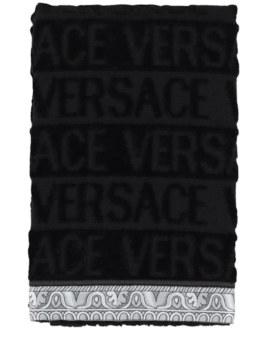 Versace: I Heart Baroque bath towel - ecraft_0 | Luisa Via Roma