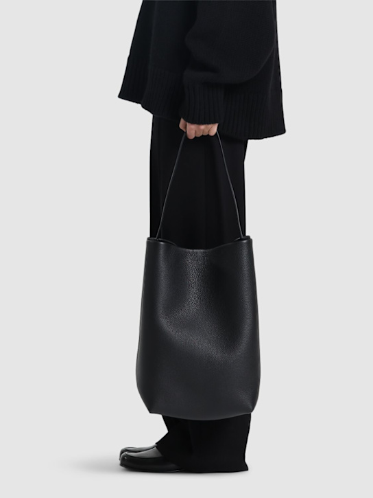 The Row: Borsa shopping grande Lux Park in pelle - Nero - women_1 | Luisa Via Roma