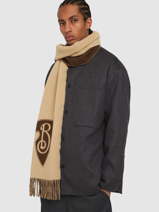Burberry: Schal aus Kaschmir mit Logo - men_1 | Luisa Via Roma