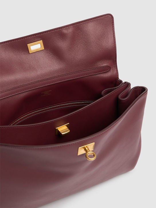 Balenciaga: Medium Rodeo leather shoulder bag - Dark Burgundy - women_5 | Luisa Via Roma