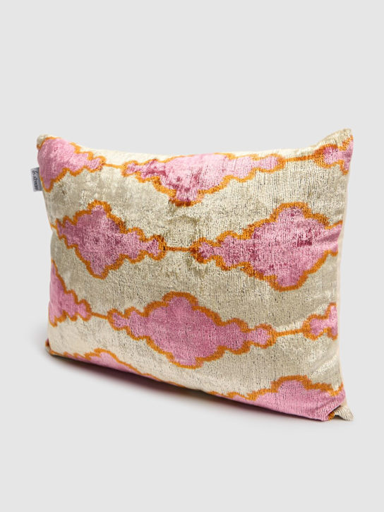 Les Ottomans: Velvet cushion - ecraft_1 | Luisa Via Roma