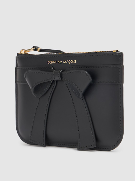 Comme des Garçons Wallet: Big Bow leather zip wallet - women_1 | Luisa Via Roma