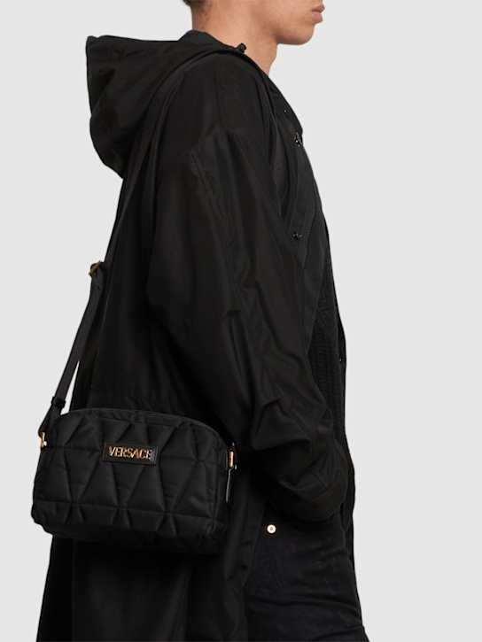 Versace: Borsa in nylon con logo - Nero - men_2 | Luisa Via Roma