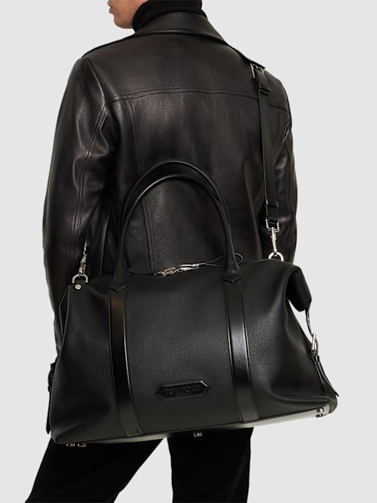 Tom Ford: Holdall grain leather duffle bag - men_1 | Luisa Via Roma