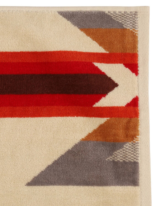 Pendleton Woolen Mills: Wyeth jacquard bath towel - ecraft_1 | Luisa Via Roma