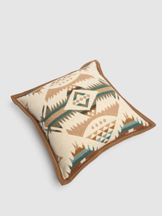 Pendleton Woolen Mills: Saddle jacquard pillow - Beige - ecraft_1 | Luisa Via Roma