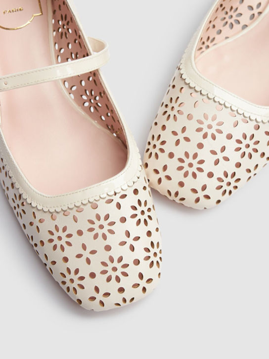 Roger Vivier: 25mm New Très Vivier leather pumps - Ivory - women_3 | Luisa Via Roma