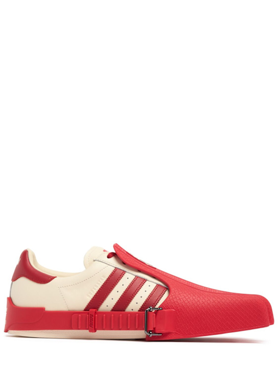 adidas Originals: AVAVAV Superfinger Superstar sneakers - Red - women_0 | Luisa Via Roma