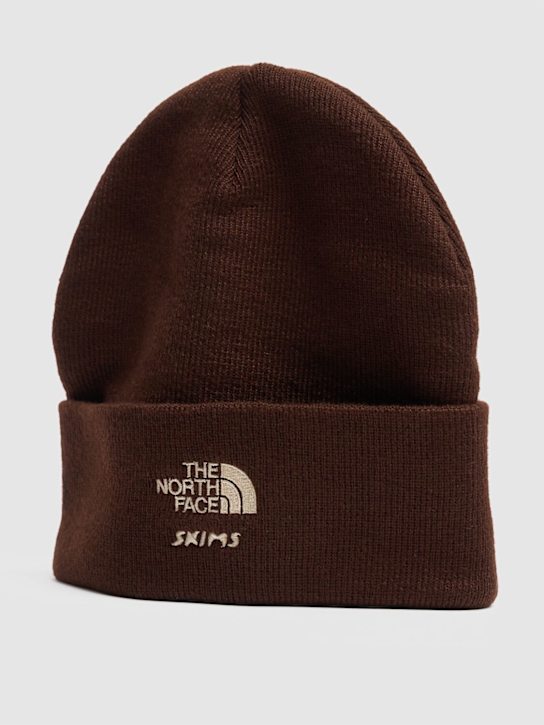 The North Face: SKIMS knit beanie - women_1 | Luisa Via Roma