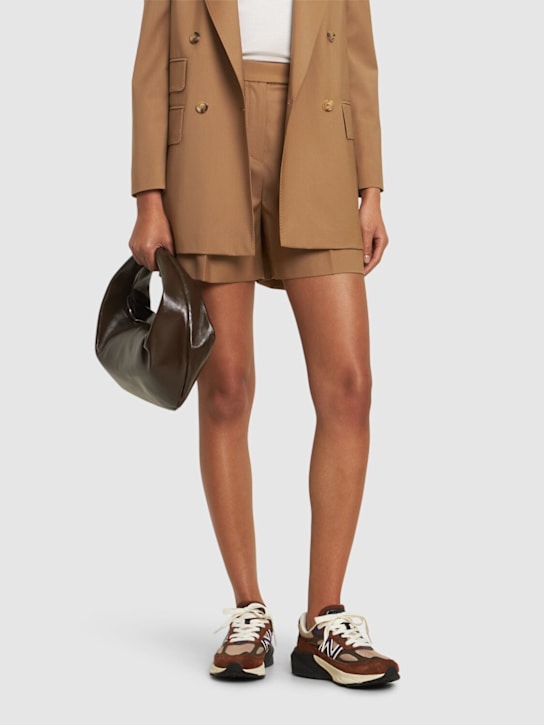 New Balance: 990 Made in USA sneakers - women_1 | Luisa Via Roma