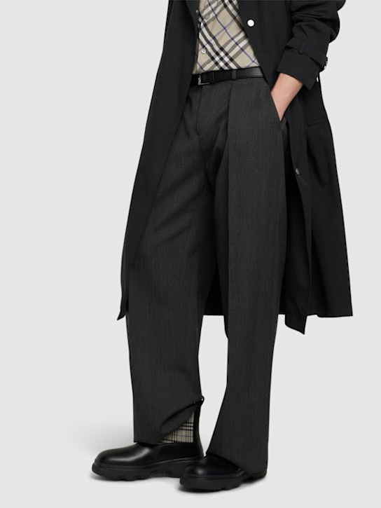 Burberry: Chelseastiefel aus kariertem Leder - men_1 | Luisa Via Roma