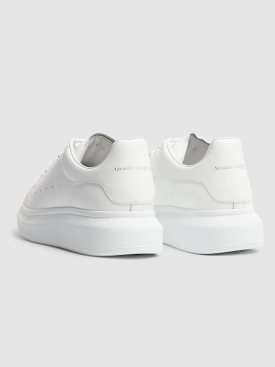 McQueen: 45mm Oversized leather sneakers - White - men_3 | Luisa Via Roma