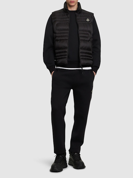 Moncler: Piumino smanicato CNY Emeishan in nylon - Nero - men_1 | Luisa Via Roma