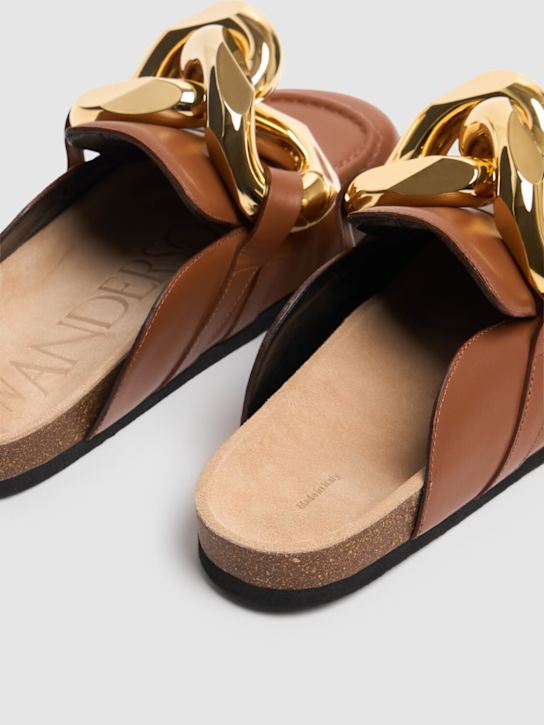 JW Anderson: 15mm Chain leather mules - Tan - women_3 | Luisa Via Roma
