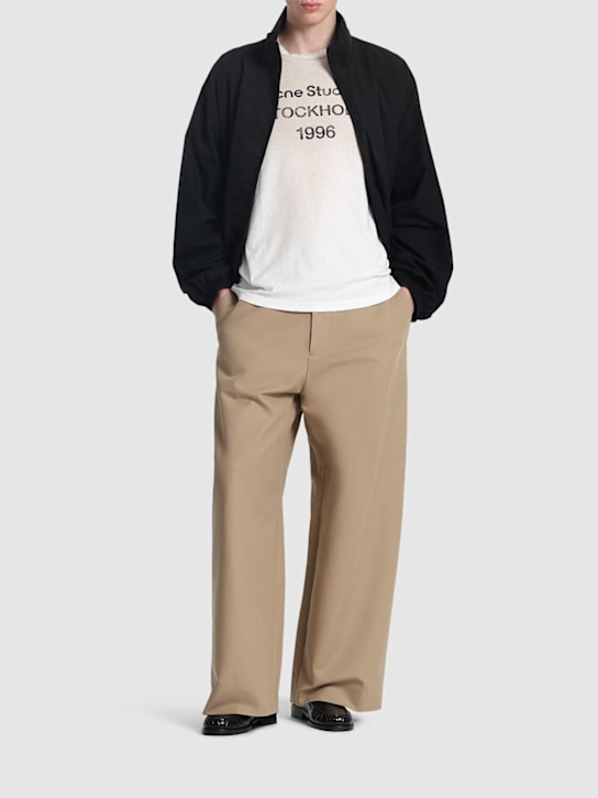 Acne Studios: T-Shirt aus Baumwolle „Exford 1996“ - Dusty White - men_1 | Luisa Via Roma
