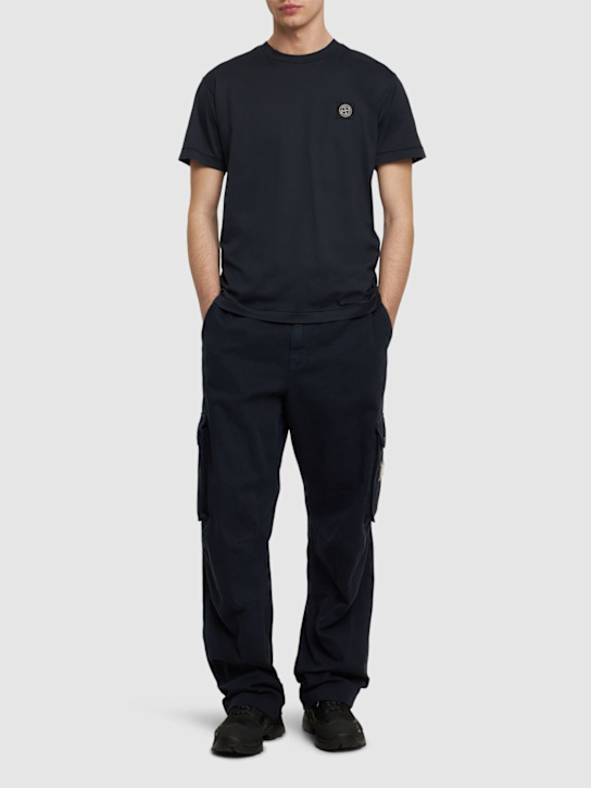 Stone Island: Camiseta de algodón con logo - Azul Marino - men_1 | Luisa Via Roma