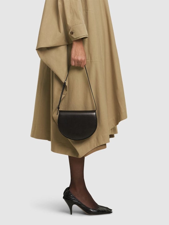 The Row: Borsa a spalla Canteen in nappa - Nero - women_1 | Luisa Via Roma