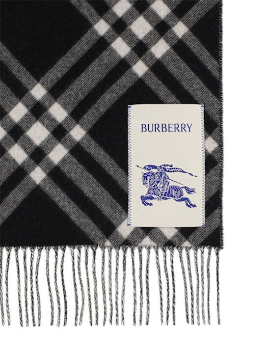 Burberry: Sciarpa in lana check con logo - women_1 | Luisa Via Roma