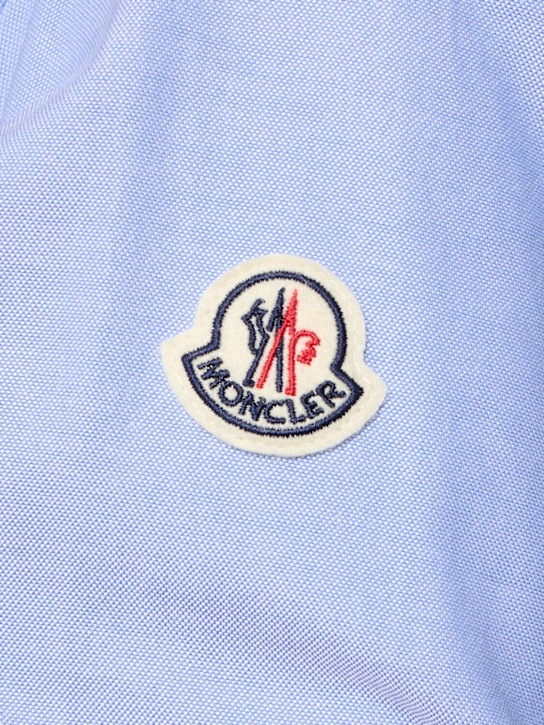 Moncler: Hemd aus Baumwolloxford mit gesticktem Logo - Cool Blue - men_4 | Luisa Via Roma