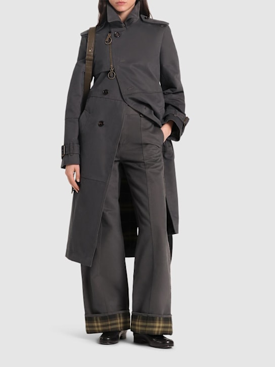 Burberry: Pantaloni larghi in nylon e cotone - women_1 | Luisa Via Roma