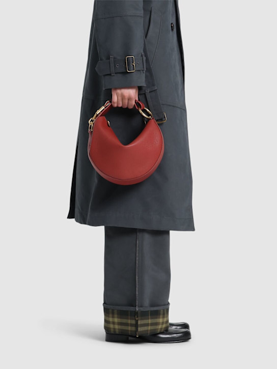 Burberry: Borsa grande Knight Arc in pelle - women_1 | Luisa Via Roma