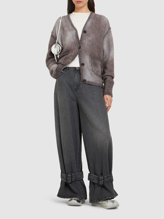 Buckled cuff mid rise boyfriend jeans - Thumbnail 2