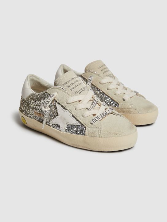 Golden Goose: Sneakers Super Star in camoscio glitter - Argento/Beige - kids-girls_1 | Luisa Via Roma