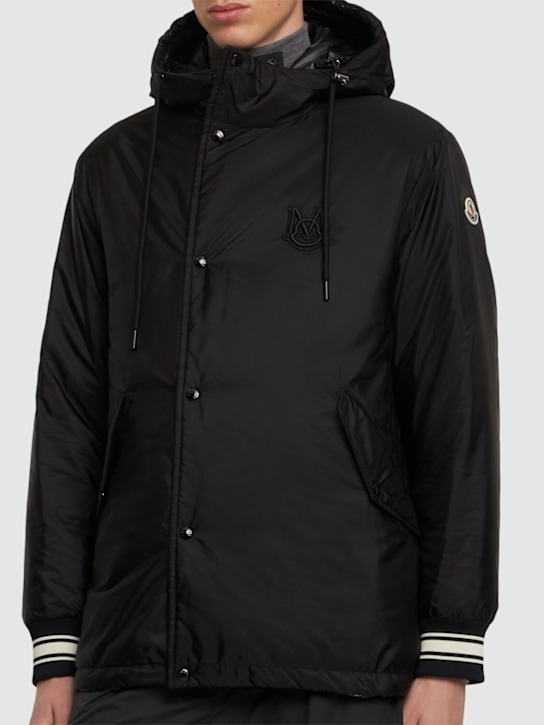 Moncler: Piumino reversibile Vernant in nylon - Nero - men_2 | Luisa Via Roma
