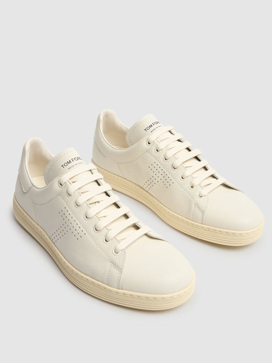 Tom Ford: Warwick grain leather sneaker - Butter - men_2 | Luisa Via Roma