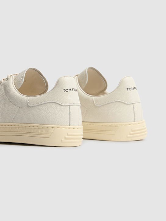 Tom Ford: Warwick grain leather sneaker - Butter - men_4 | Luisa Via Roma